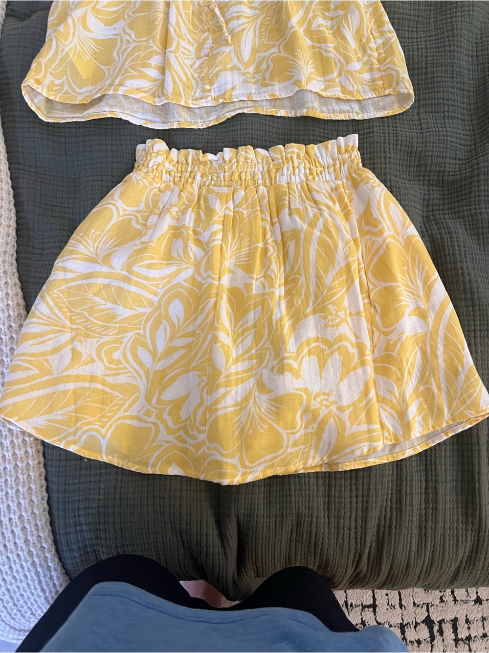 Old Navy Yellow and White Crop Top & Skirt Set - Picture 7 of 9